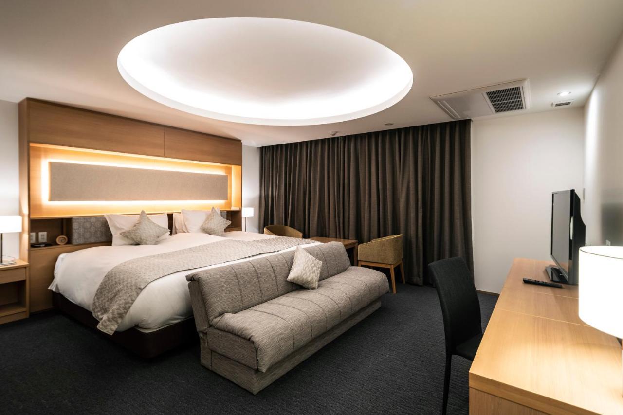 Kyoto Shijo Takakura Hotel Grandereverie Bagian luar foto